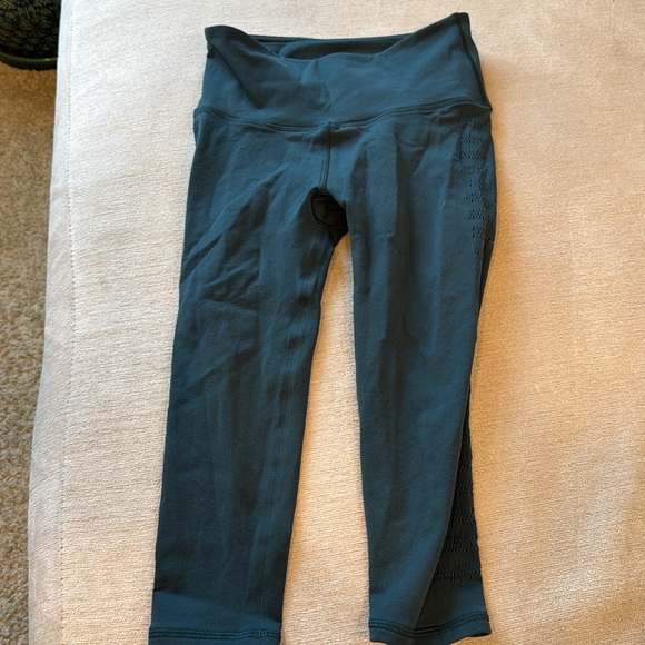 lululemon reveal crop in submarine - Picture 9 of 12